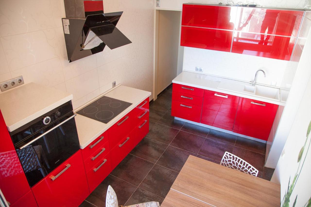 Two Bedroom Apartment With Balcony Kiev Buitenkant foto